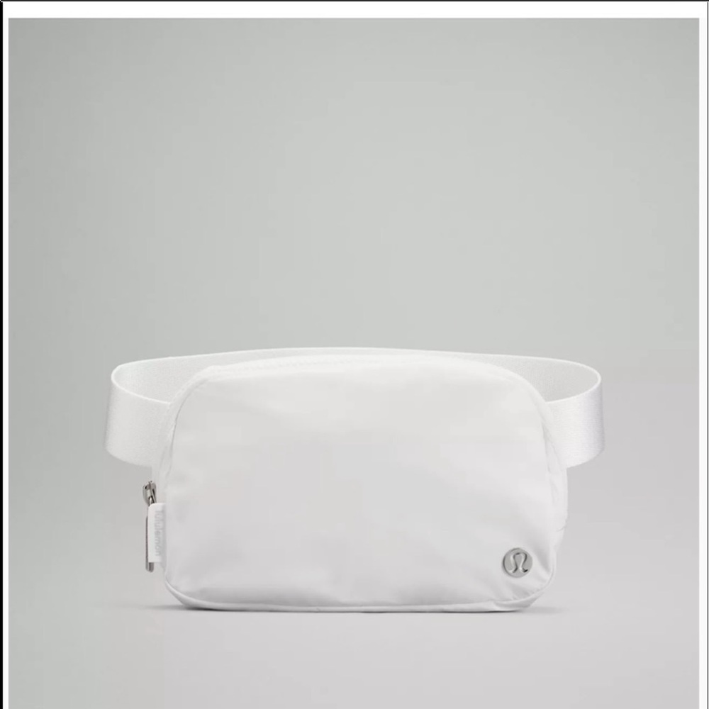 Lululemon Everywhere Belt Bag in White